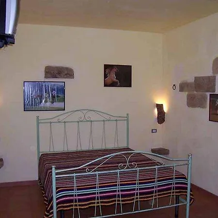 Le Camporelle In Campagna Bed & Breakfast
