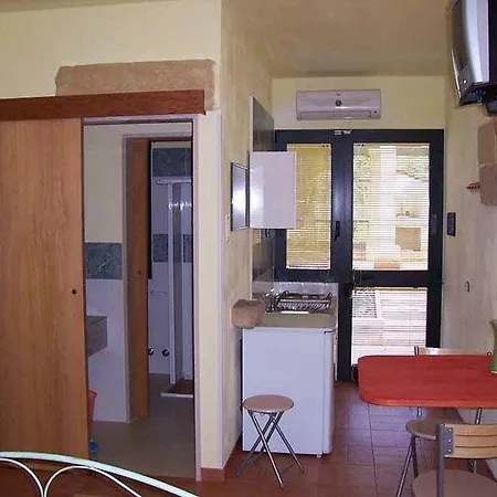 Le Camporelle In Campagna לינה וארוחת בוקר קאבאלינו די לצ'ה