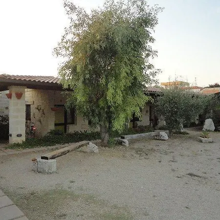 Le Camporelle In Campagna Bed & Breakfast